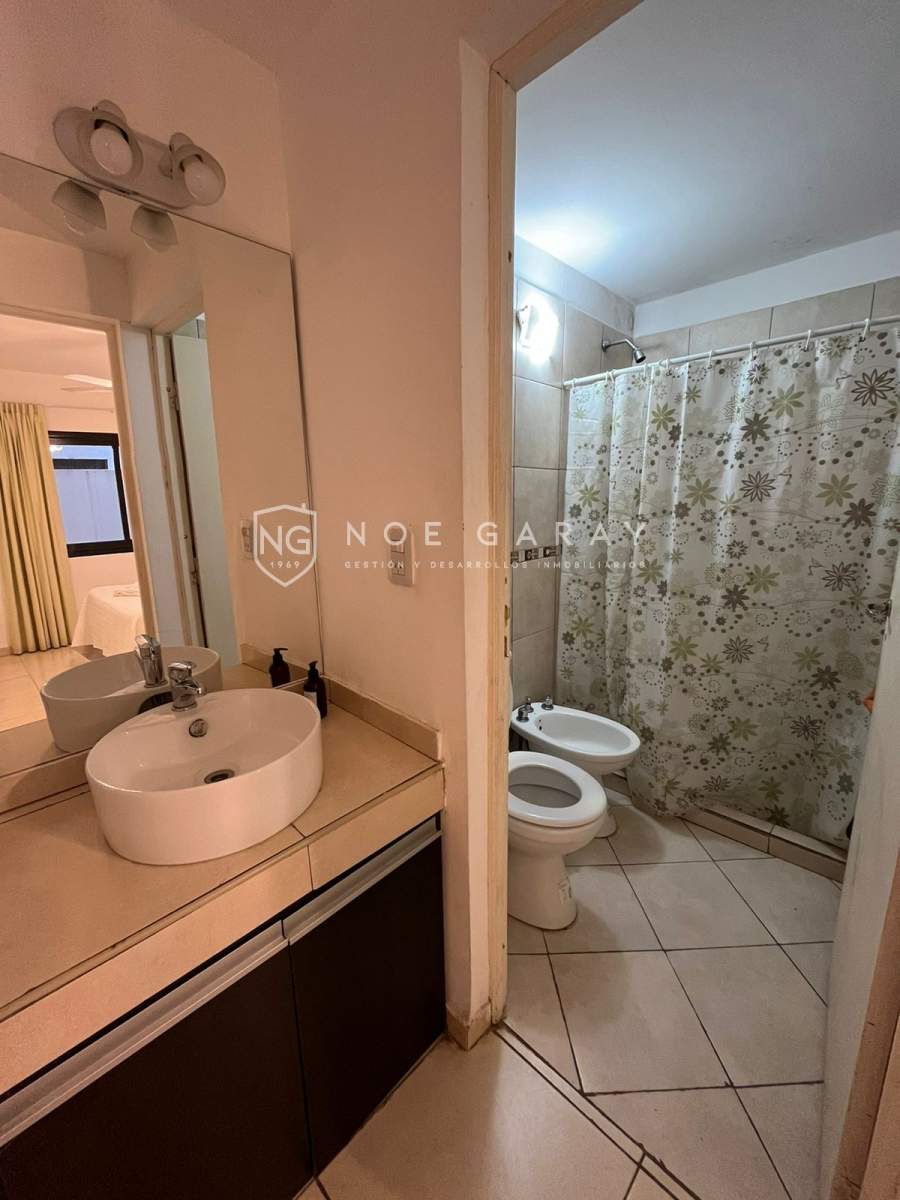 Departamento Céntrico en venta con cochera. - Imagen 4