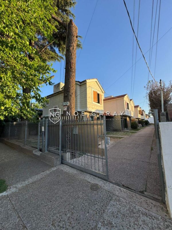 Dúplex en venta en barrio Santa Rita