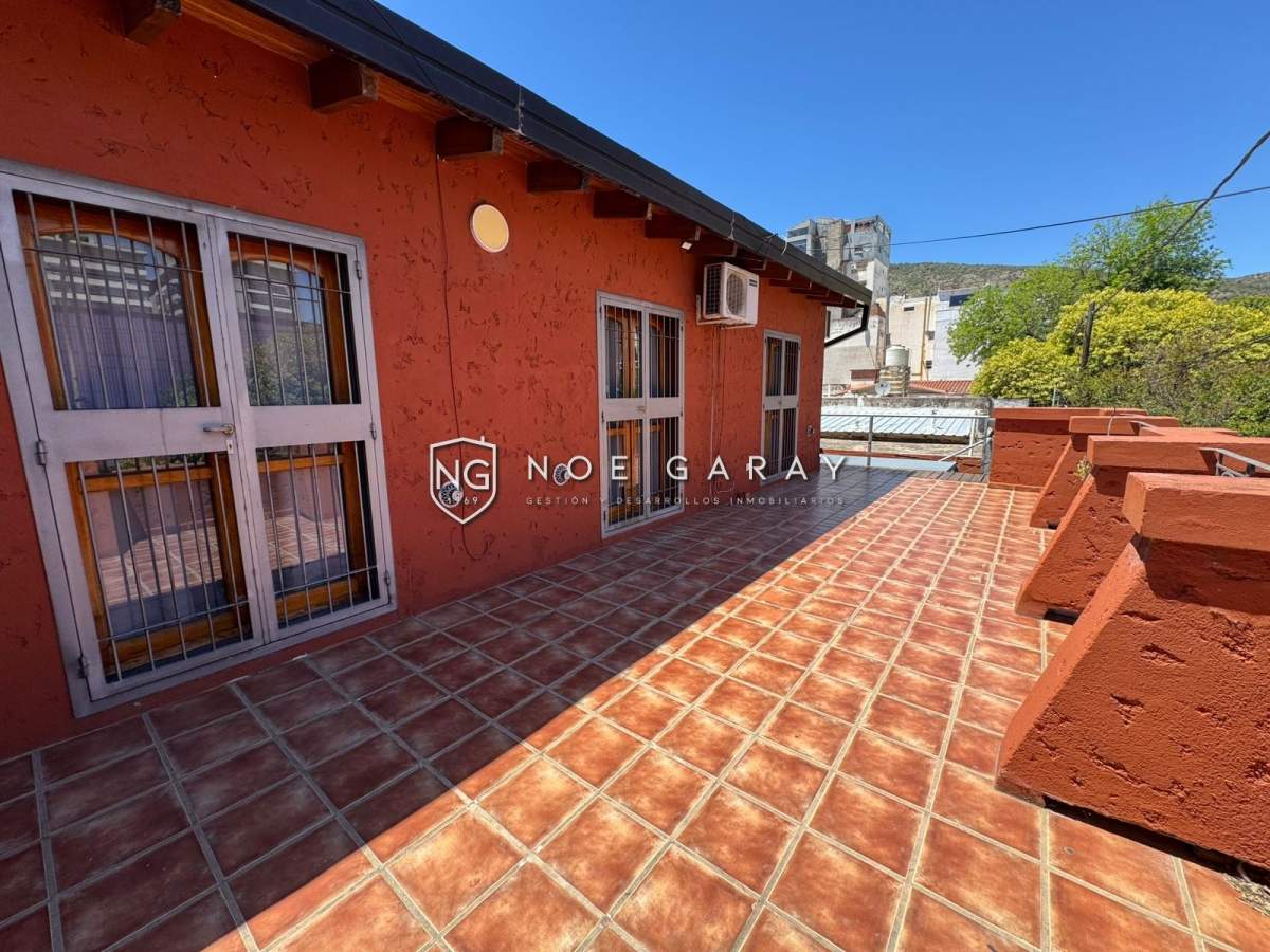 Casa Centrica en Alquiler anual