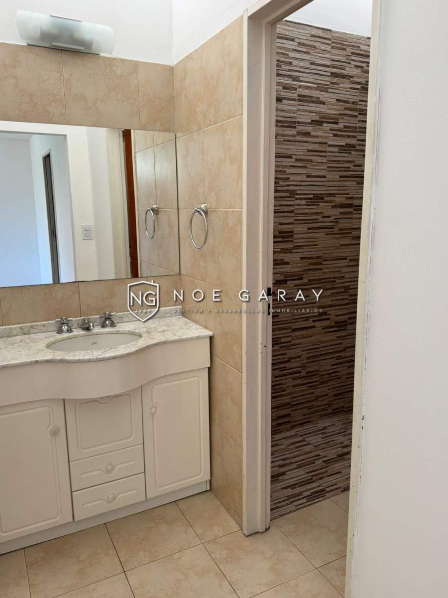 Casa Centrica en Alquiler anual - Imagen 13