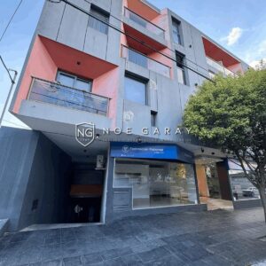 Departamento en Venta con Balcón a la Calle
