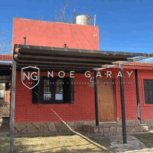 Casa de 3 dorm en alquiler anual en Barrio Manantiales