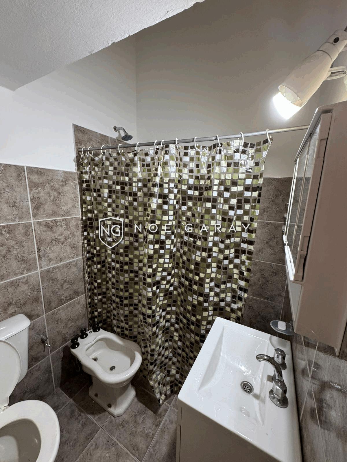 Casa de 3 dorm en alquiler anual en Barrio Manantiales - Imagen 11
