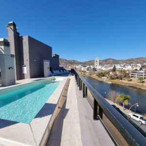 Monoambiente AMOBLADO amplio en alquiler anual con cochera