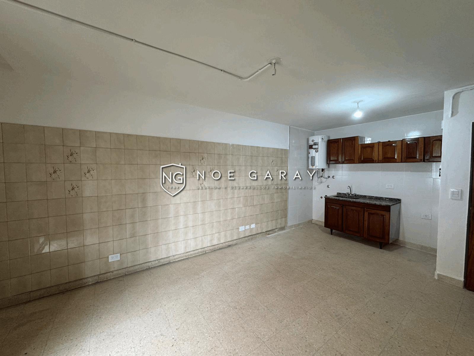 Dpto en alquiler anual con balcon - Imagen 3