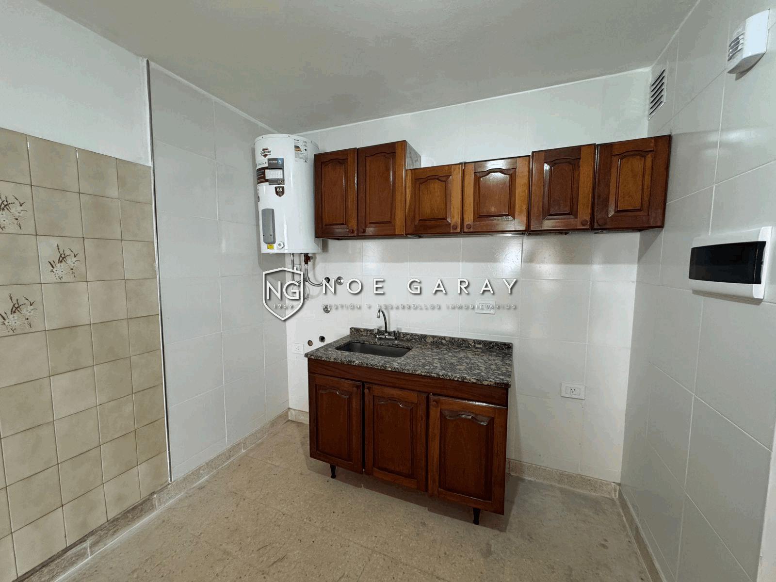 Dpto en alquiler anual con balcon - Imagen 4