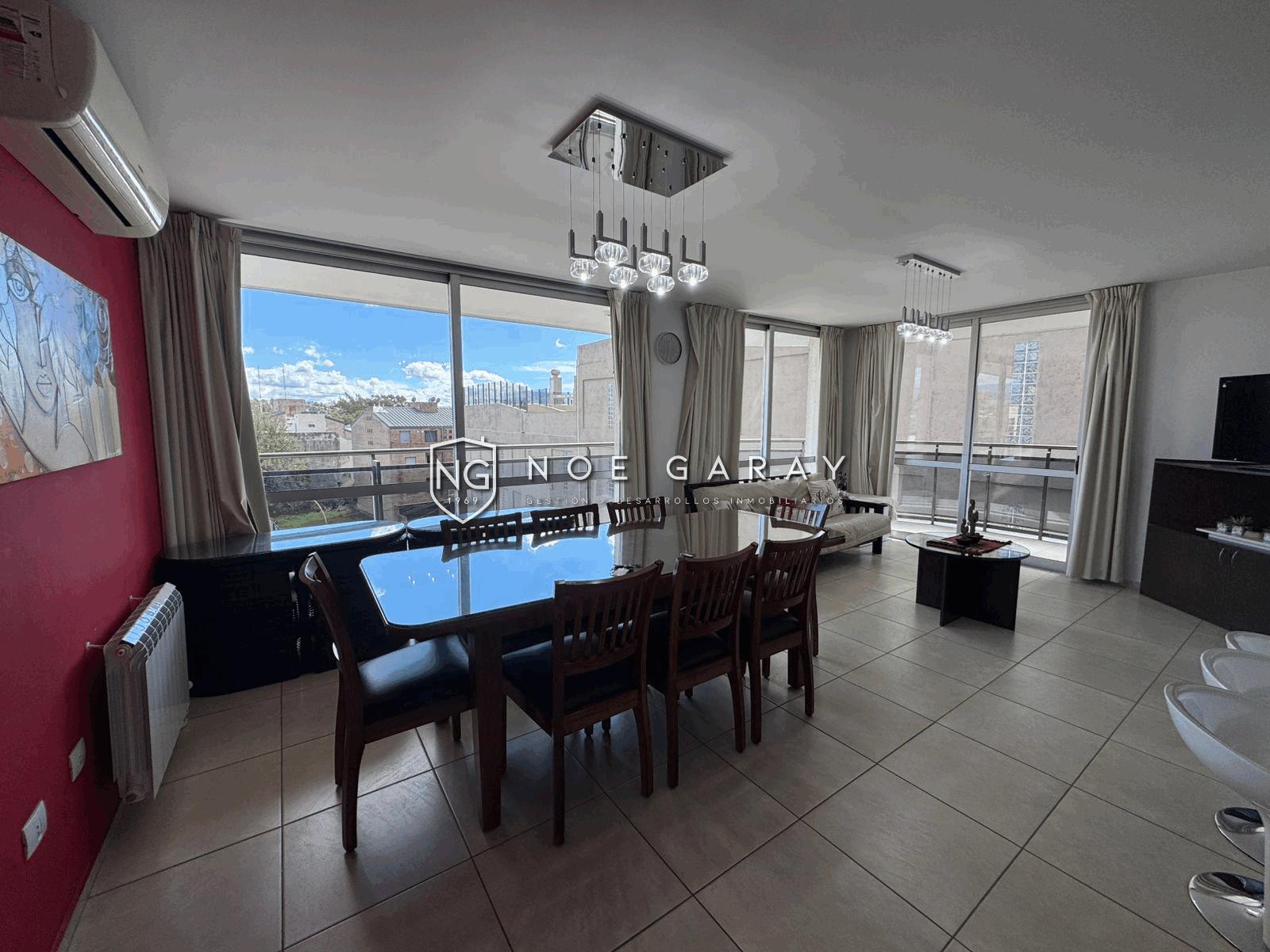 Departamento con balcón perimetral, vistas y cochera - Imagen 2