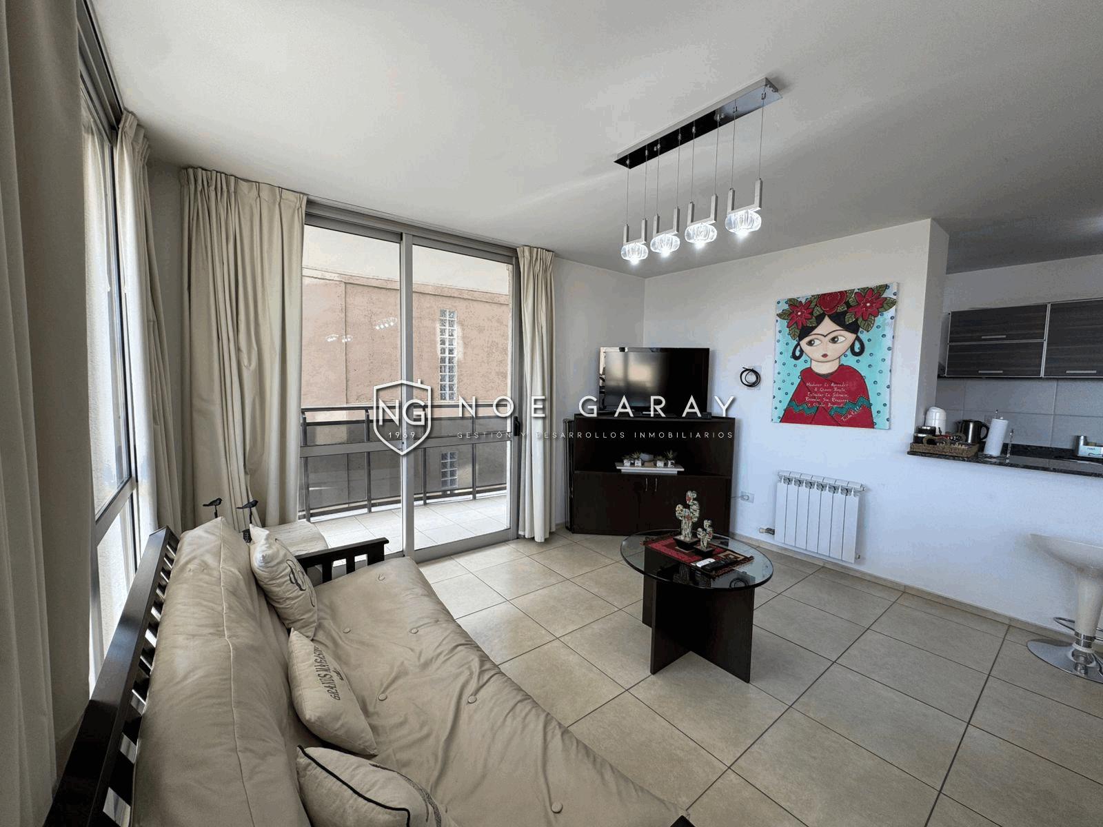 Departamento con balcón perimetral, vistas y cochera - Imagen 3