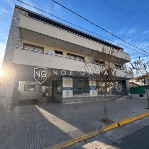 Depto 1 dormitorio con patio propio en el Centro