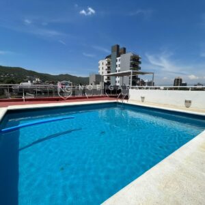 Dpto en alquiler anual con balcon y cochera