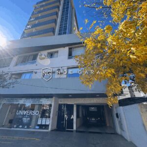 Dpto en alquiler anual con patio propio y cochera. AMOBLADO