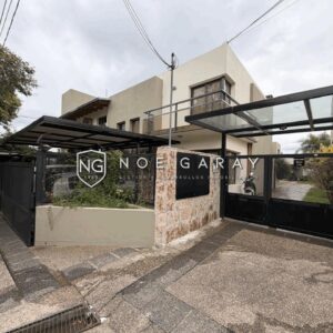 Dúplex en venta en complejo con cochera y piscina  Barrio Santa Rita