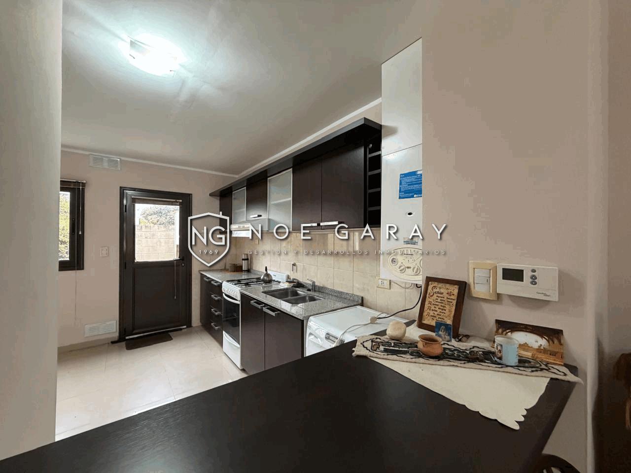 Dúplex en venta en complejo con cochera y piscina Barrio Santa Rita - Imagen 4