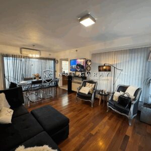 Dúplex en venta con patio, cochera y piscina en Santa Rita