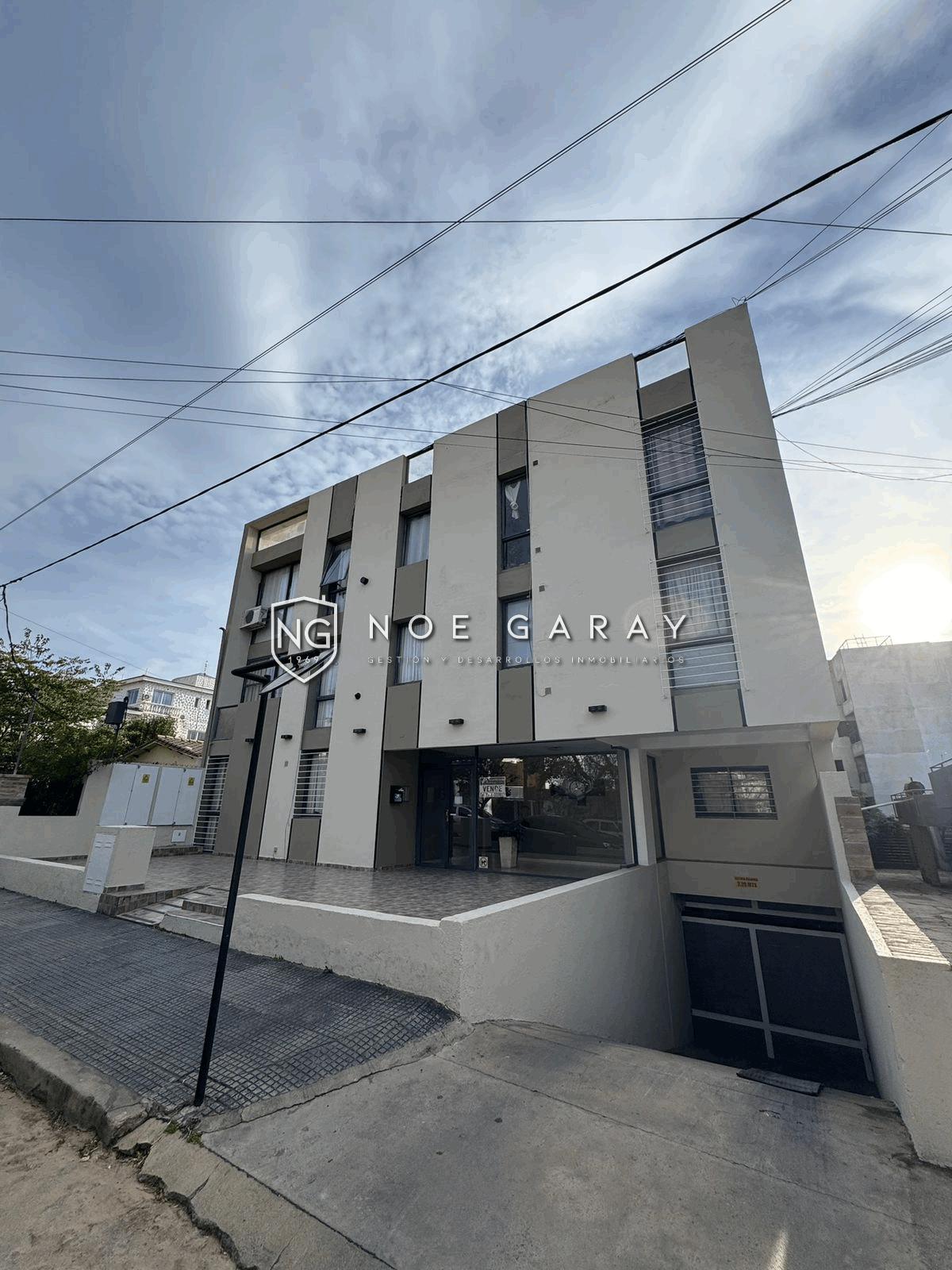 Dpto en venta en pleno centro con cochera y piscina