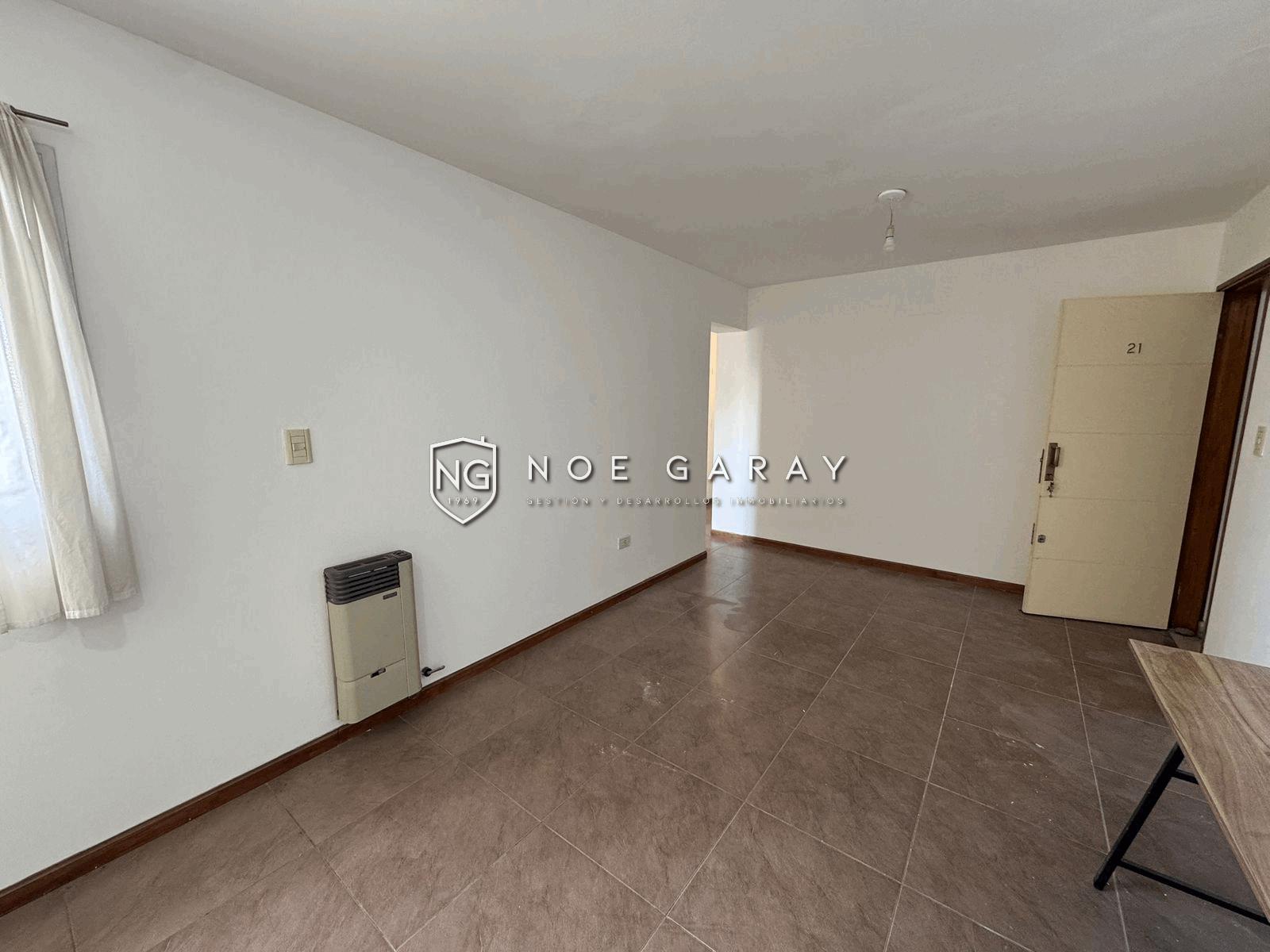 Dpto en venta en pleno centro con cochera y piscina - Imagen 2