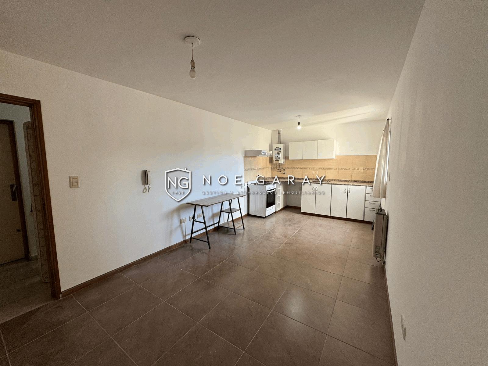 Dpto en venta en pleno centro con cochera y piscina - Imagen 3