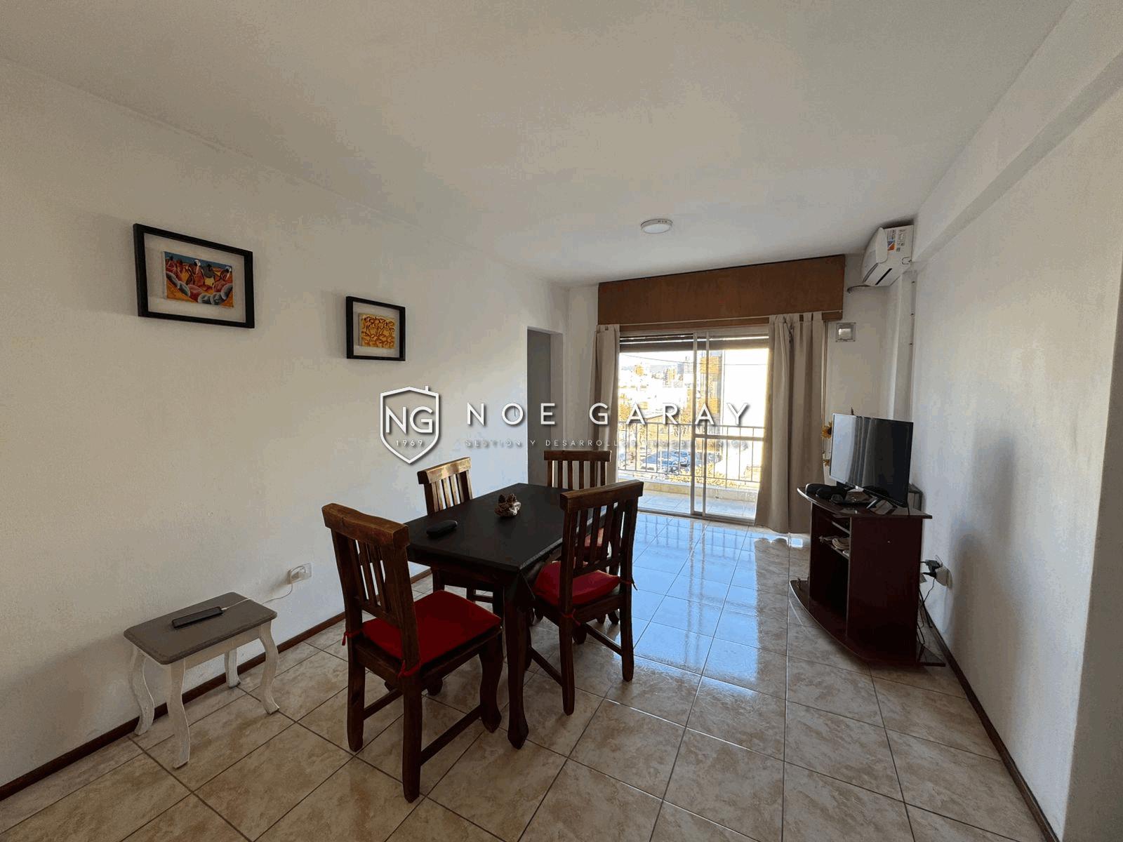 Departamento en alquiler anual el centro con cochera y balcon