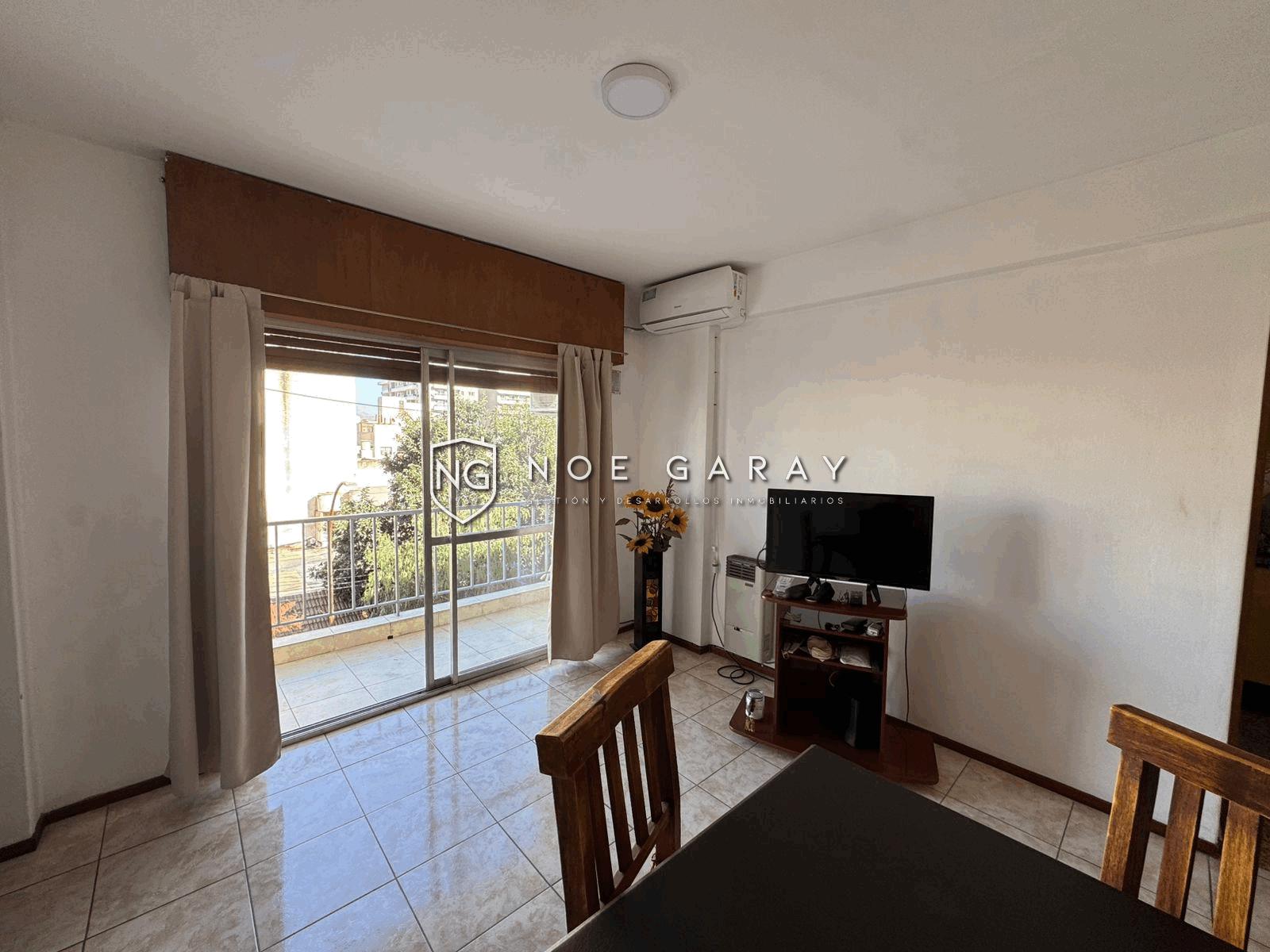 Departamento en alquiler anual el centro con cochera y balcon - Imagen 2