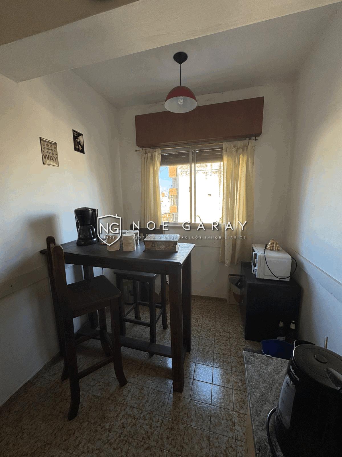 Departamento en alquiler anual el centro con cochera y balcon - Imagen 5