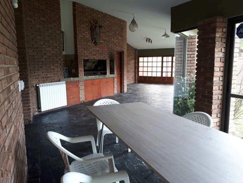 Casa en alquiler anual ideal para comecial o vivienda en plena Av Uruguay - Imagen 6