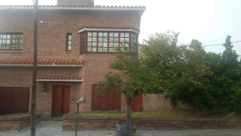 Casa en alquiler anual ideal para comecial o vivienda en plena Av Uruguay - Imagen 13