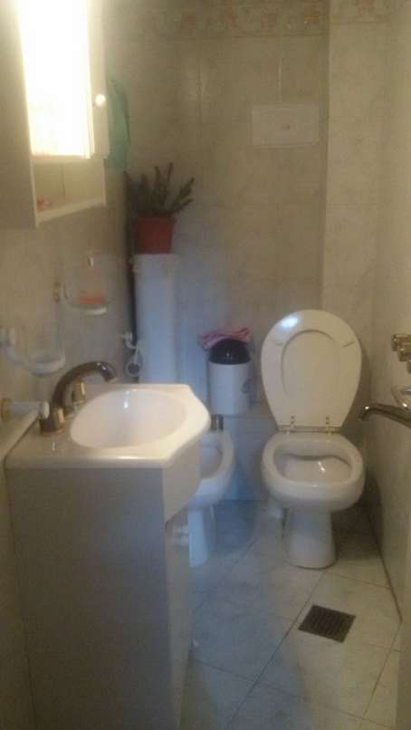 Casa en alquiler anual ideal para comecial o vivienda en plena Av Uruguay - Imagen 16