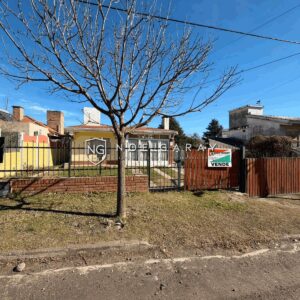 Casa en venta en Playas de Oro a 1 cuadra del rio