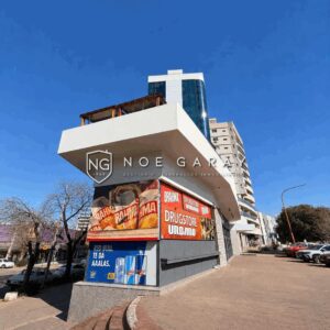 Local en Venta sobre Av San Martin y Uruguay