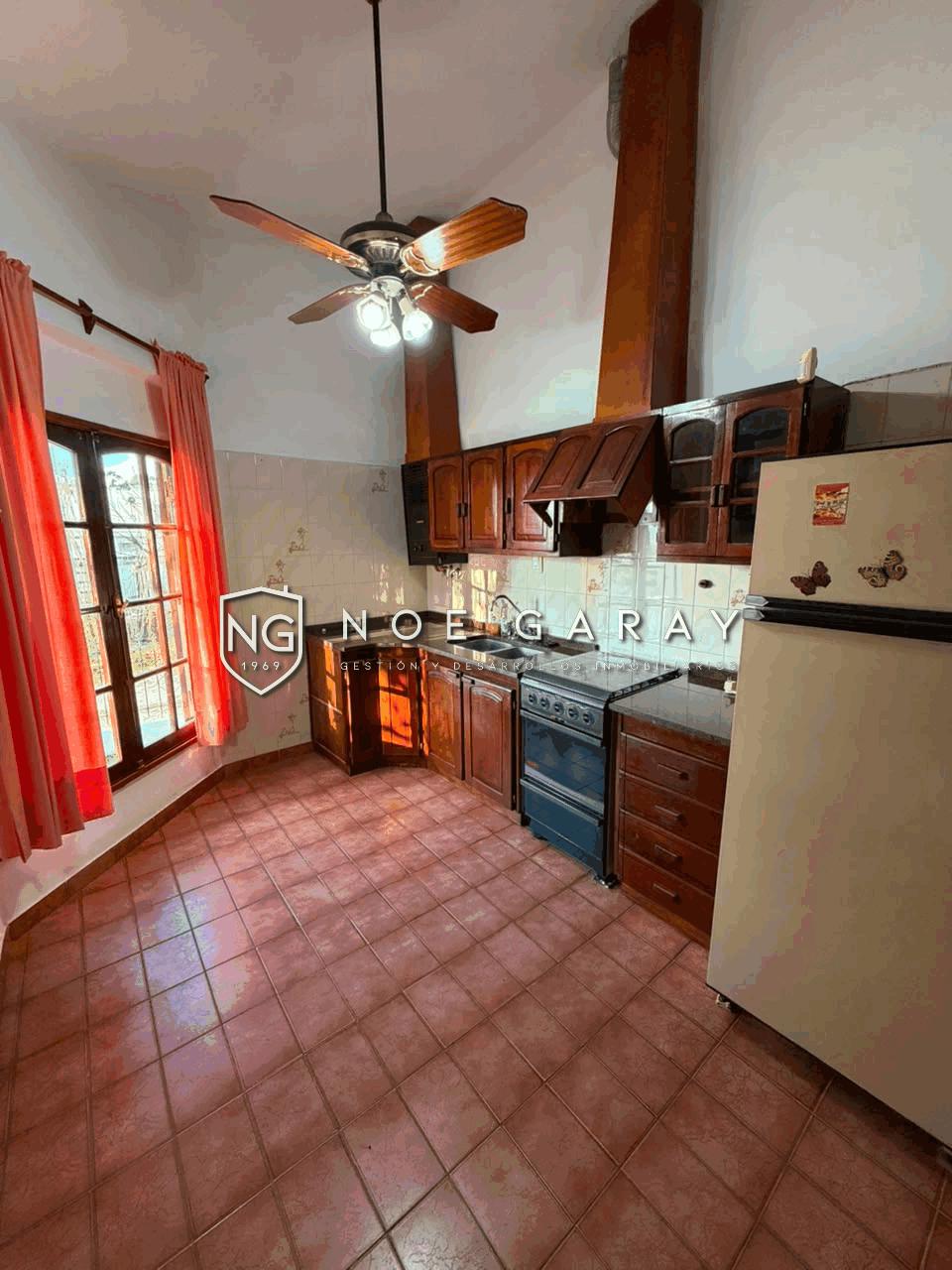 Casa en alquiler anual sobre Av. Carcano - Imagen 6