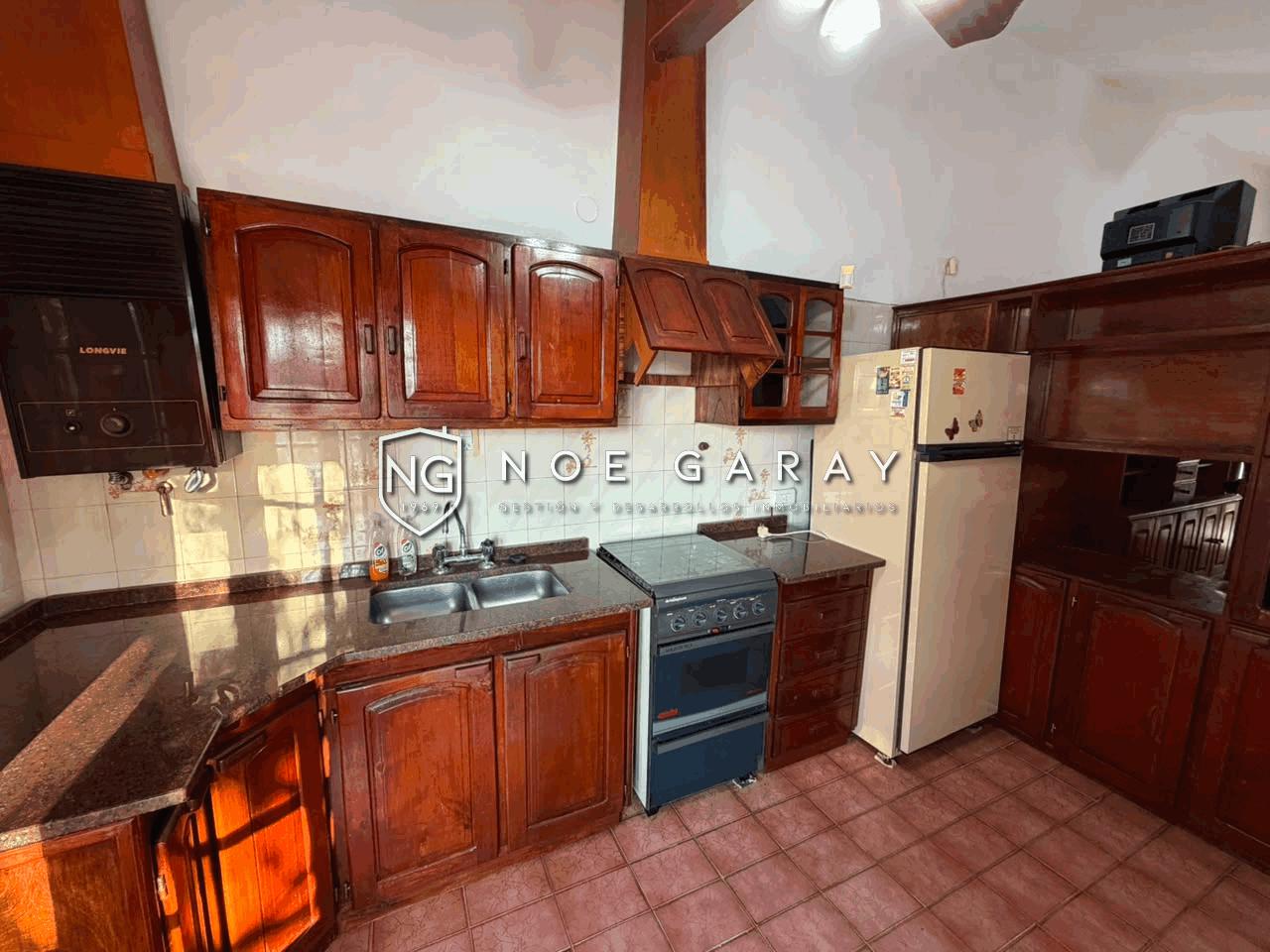 Casa en alquiler anual sobre Av. Carcano - Imagen 8
