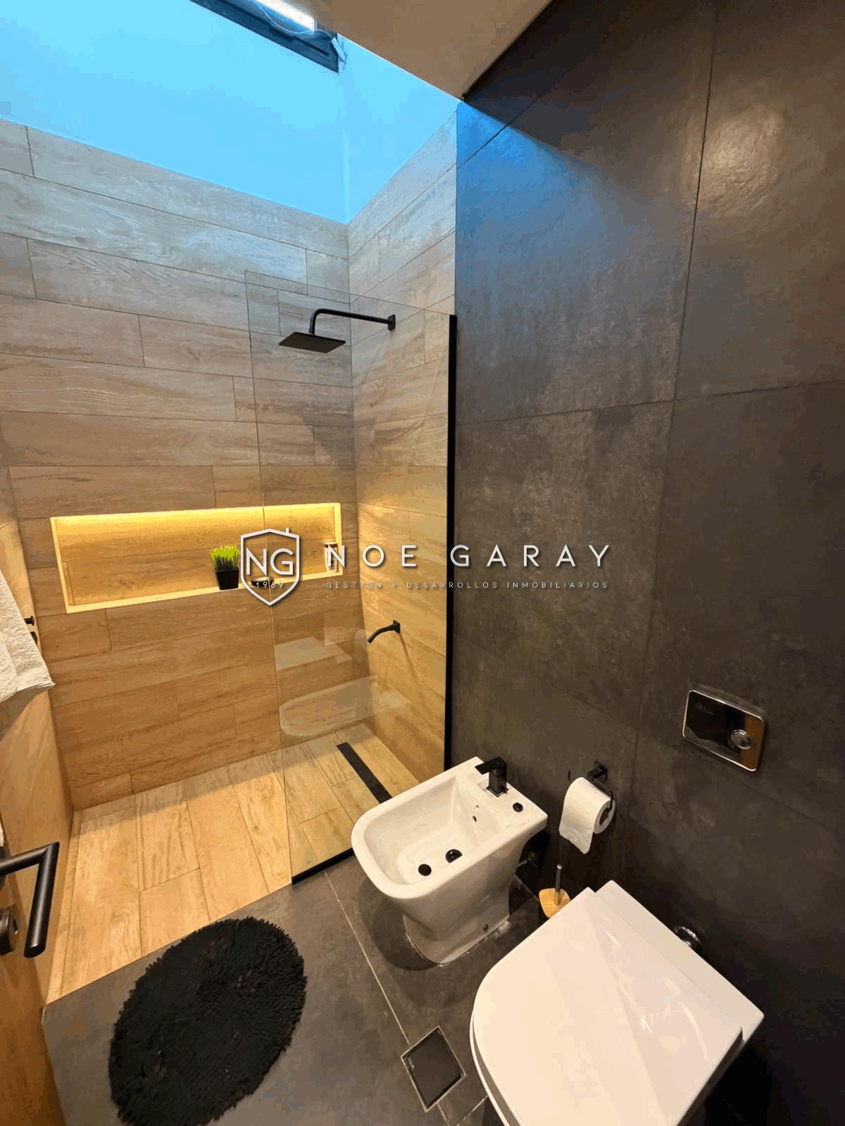 Casa en venta de categoría en barrio semi privado - Imagen 18