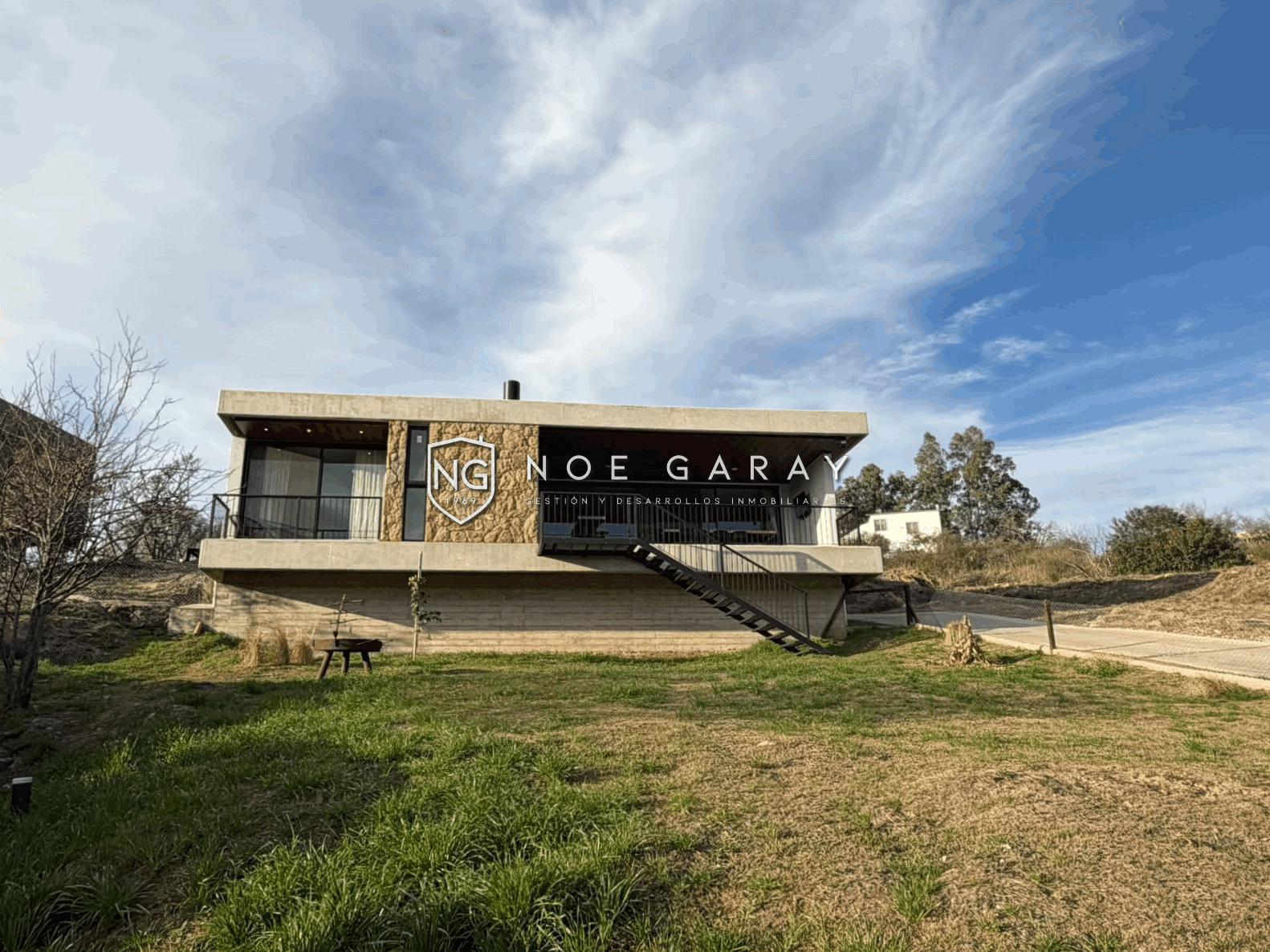 Casa en venta de categoría en barrio semi privado - Imagen 37