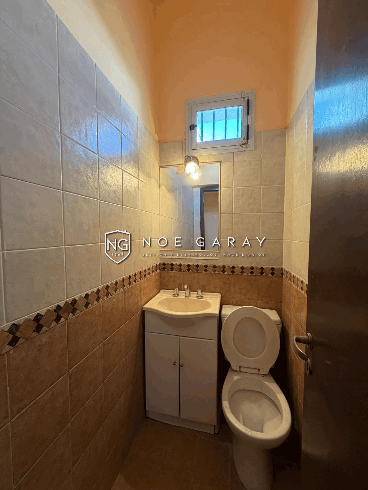 Casa dpto en vta con piscina, vistas a las sierras, 3 cocheras y amplio terreno - Imagen 8