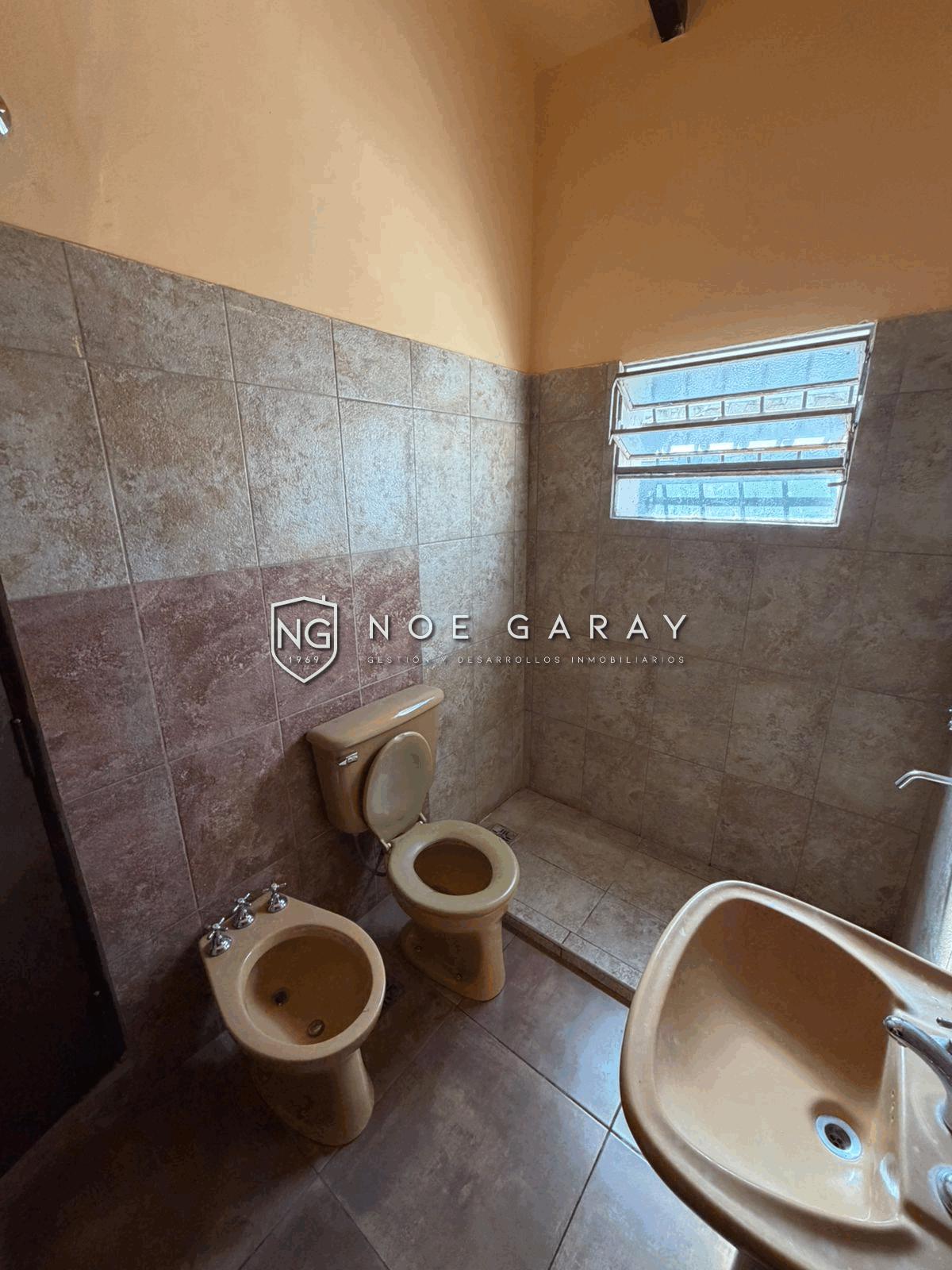 Casa dpto en vta con piscina, vistas a las sierras, 3 cocheras y amplio terreno - Imagen 14
