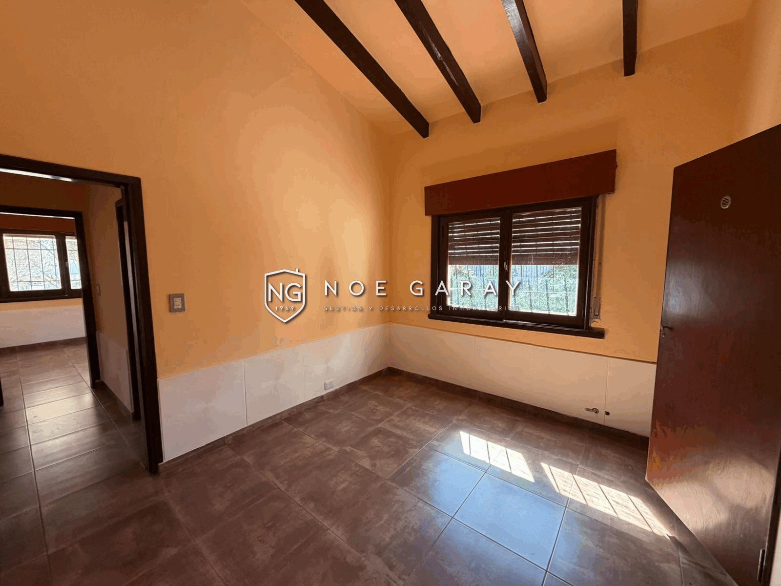 Casa dpto en vta con piscina, vistas a las sierras, 3 cocheras y amplio terreno - Imagen 15