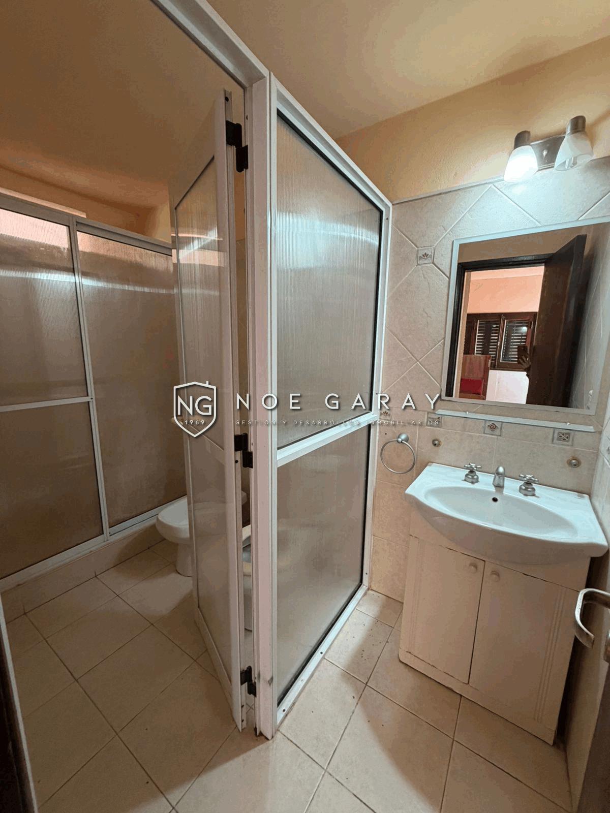 Casa dpto en vta con piscina, vistas a las sierras, 3 cocheras y amplio terreno - Imagen 17