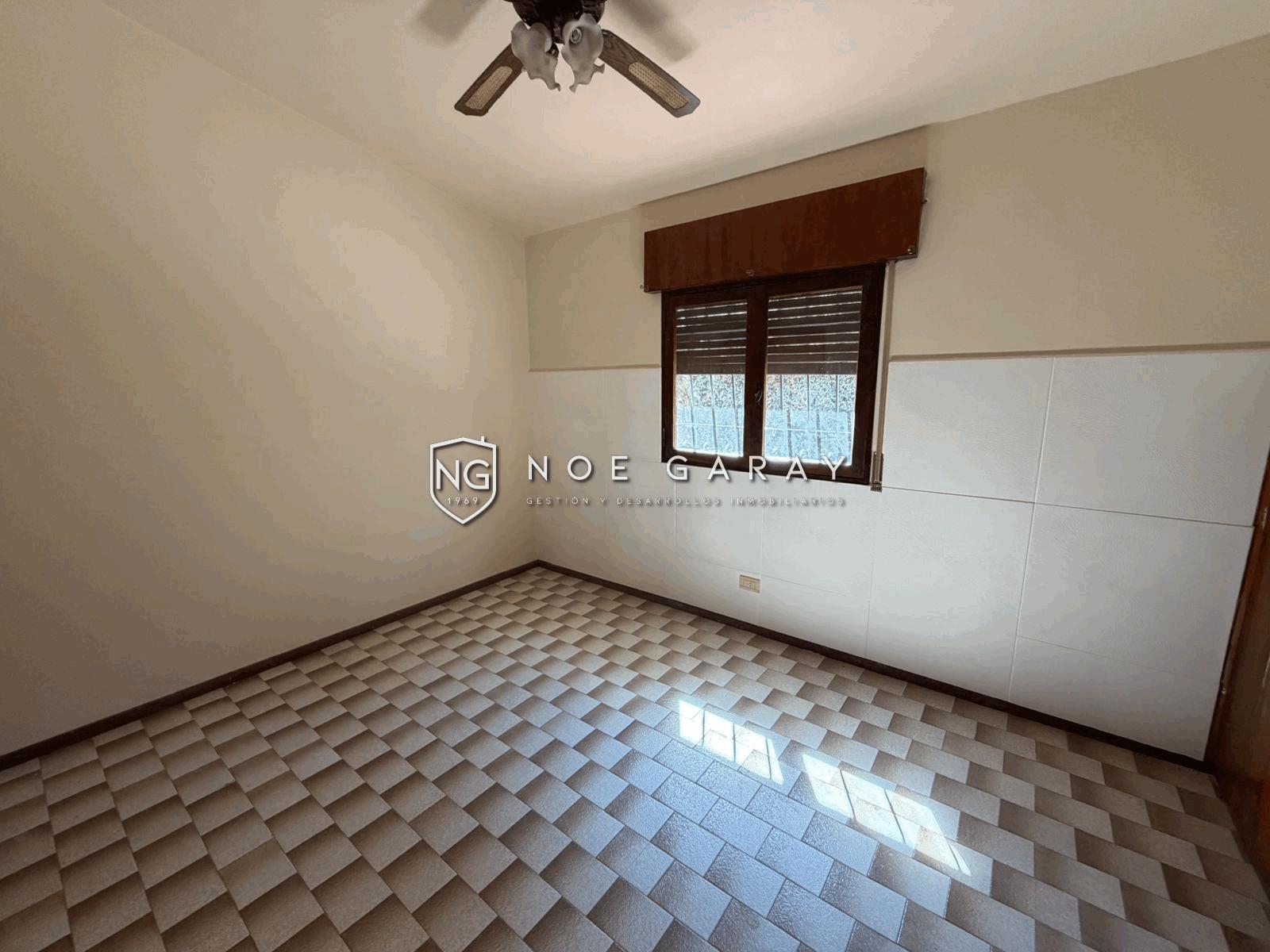 Casa dpto en vta con piscina, vistas a las sierras, 3 cocheras y amplio terreno - Imagen 33
