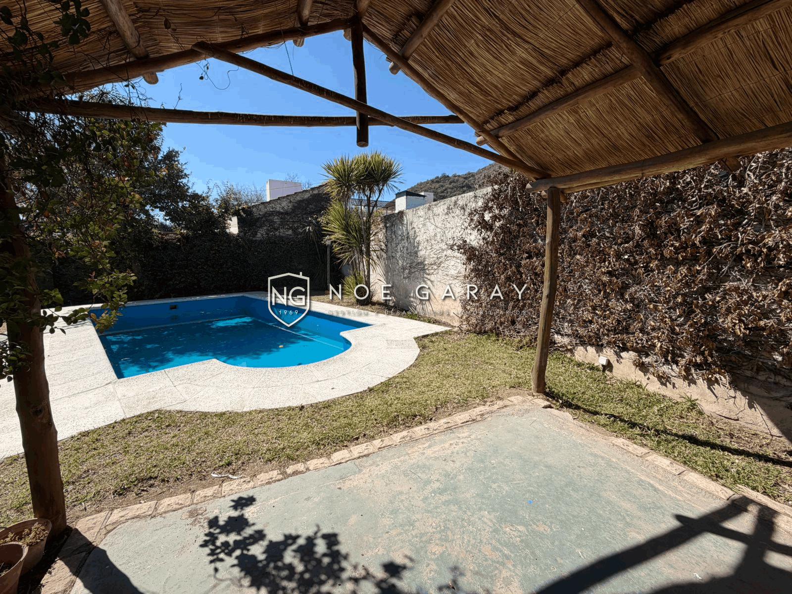 Casa dpto en vta con piscina, vistas a las sierras, 3 cocheras y amplio terreno - Imagen 36