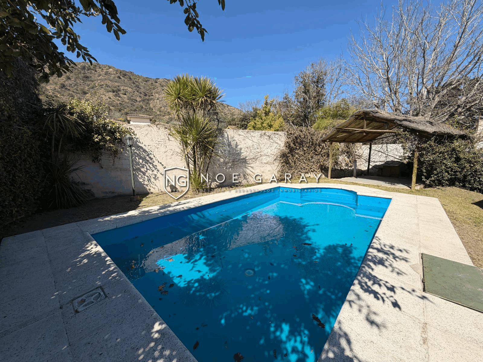 Casa dpto en vta con piscina, vistas a las sierras, 3 cocheras y amplio terreno - Imagen 37
