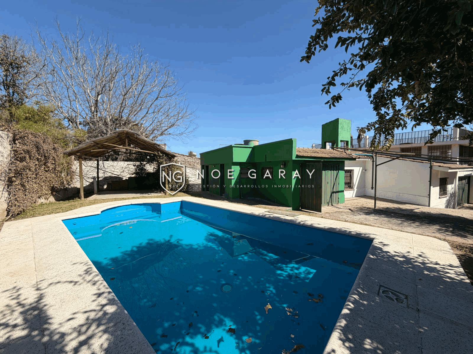 Casa dpto en vta con piscina, vistas a las sierras, 3 cocheras y amplio terreno - Imagen 38